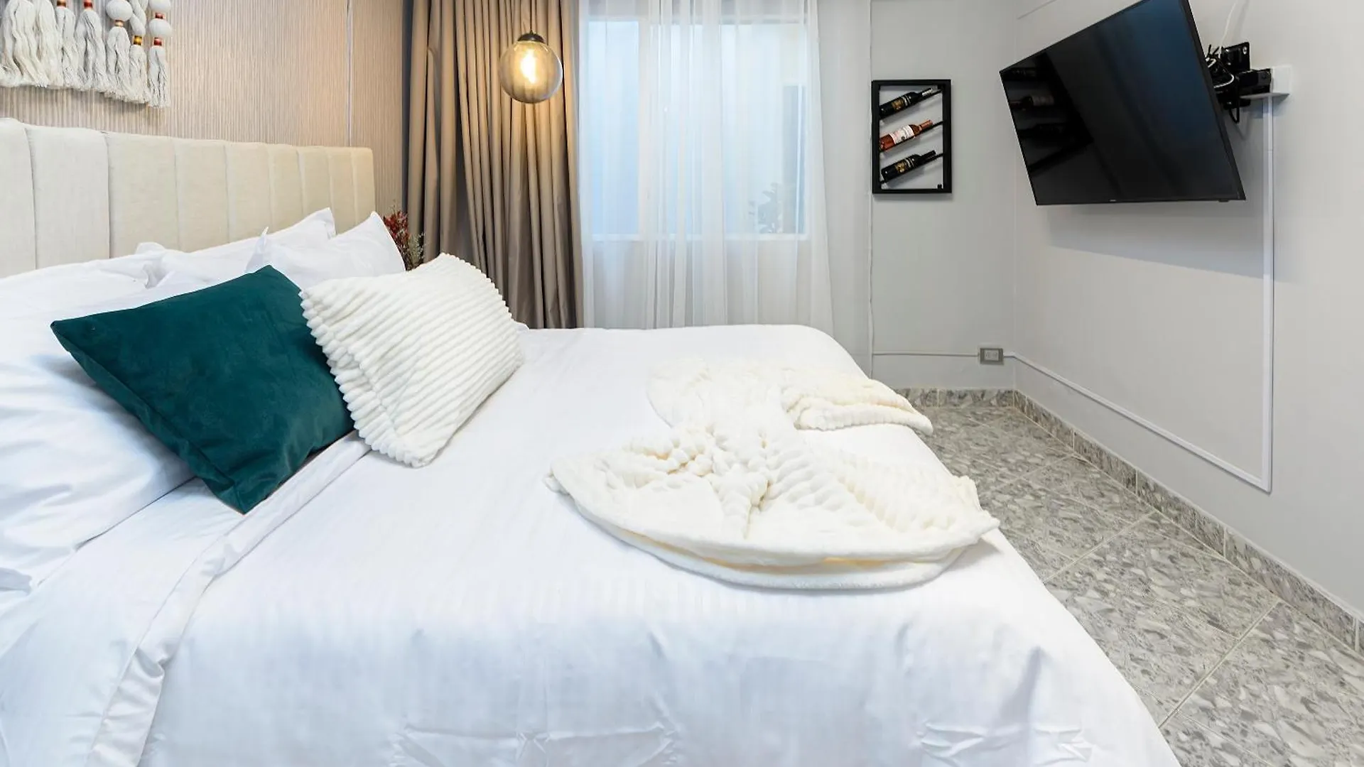 Hotel Hola Medellin 3*,  Colombia