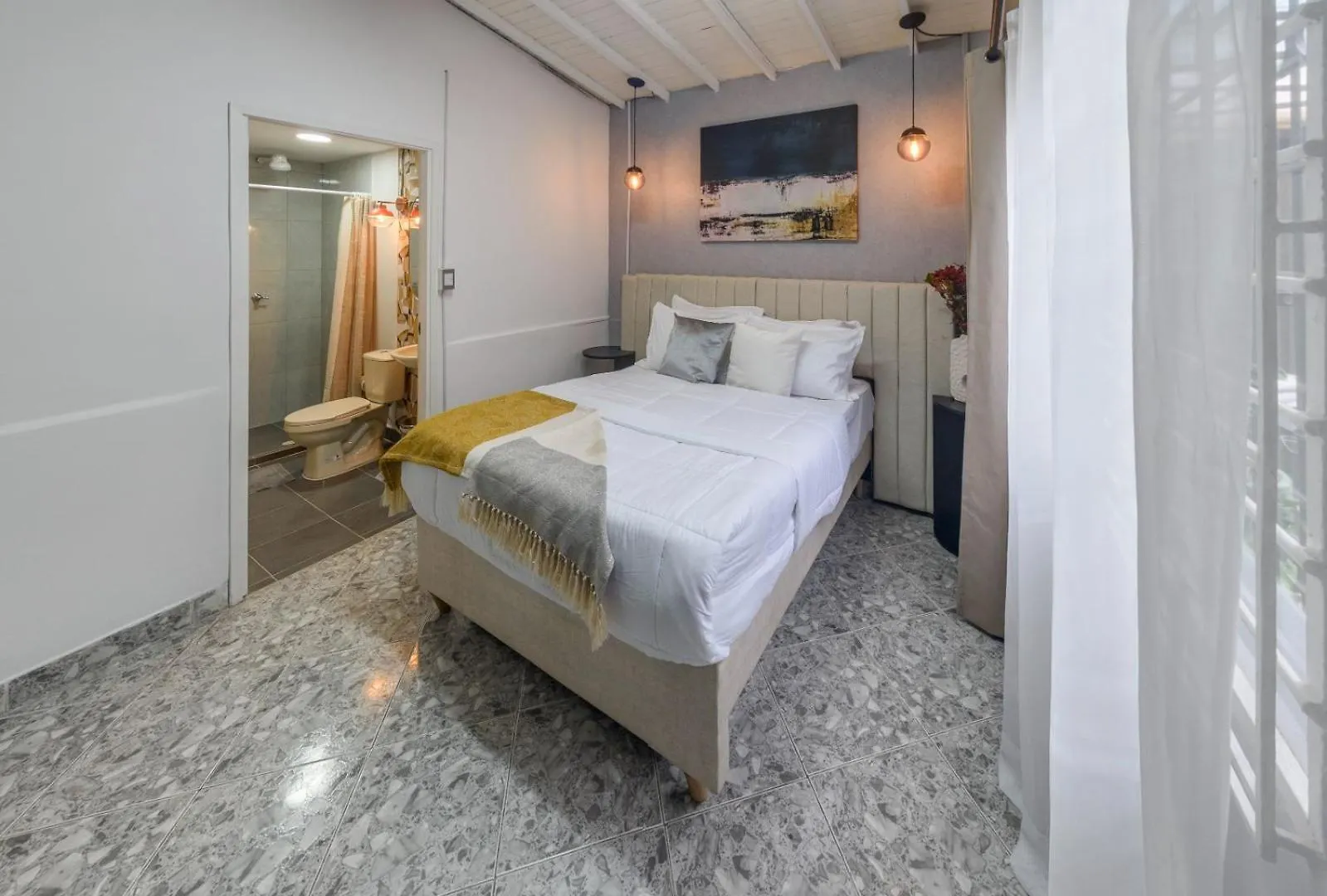 ***  Hotel Hola Medellin Colombia